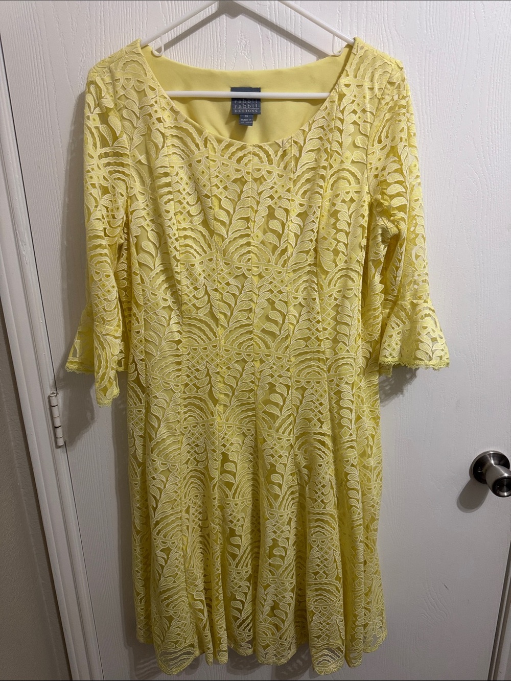 Rabbit Design Yellow Lace Overlay Lined Women’s 14 Dress 3/4 Bell Sleeve Summer